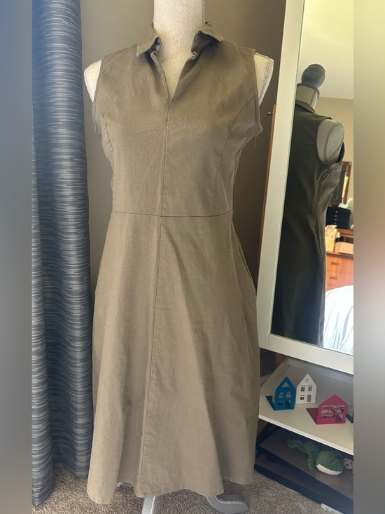 Tahari Dresses & Skirts - Tahari Olive Sleeveless Midi Shirt Dress